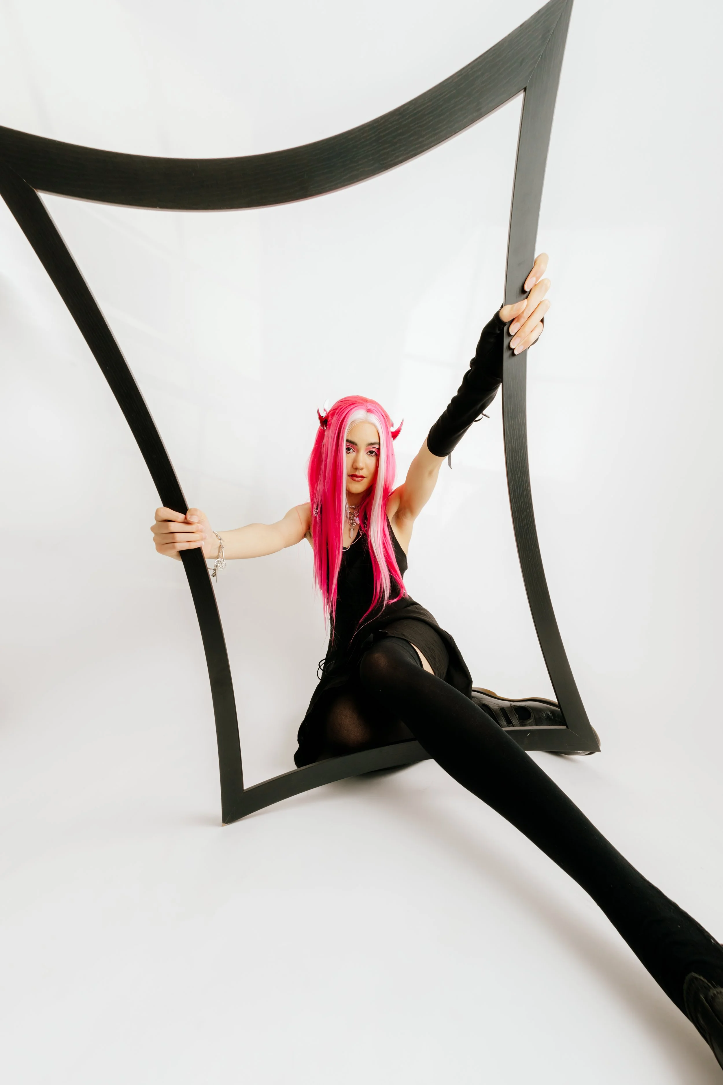 Laura Jinn and Tatum Gale – the Termites Tour with LAVAGXRL and